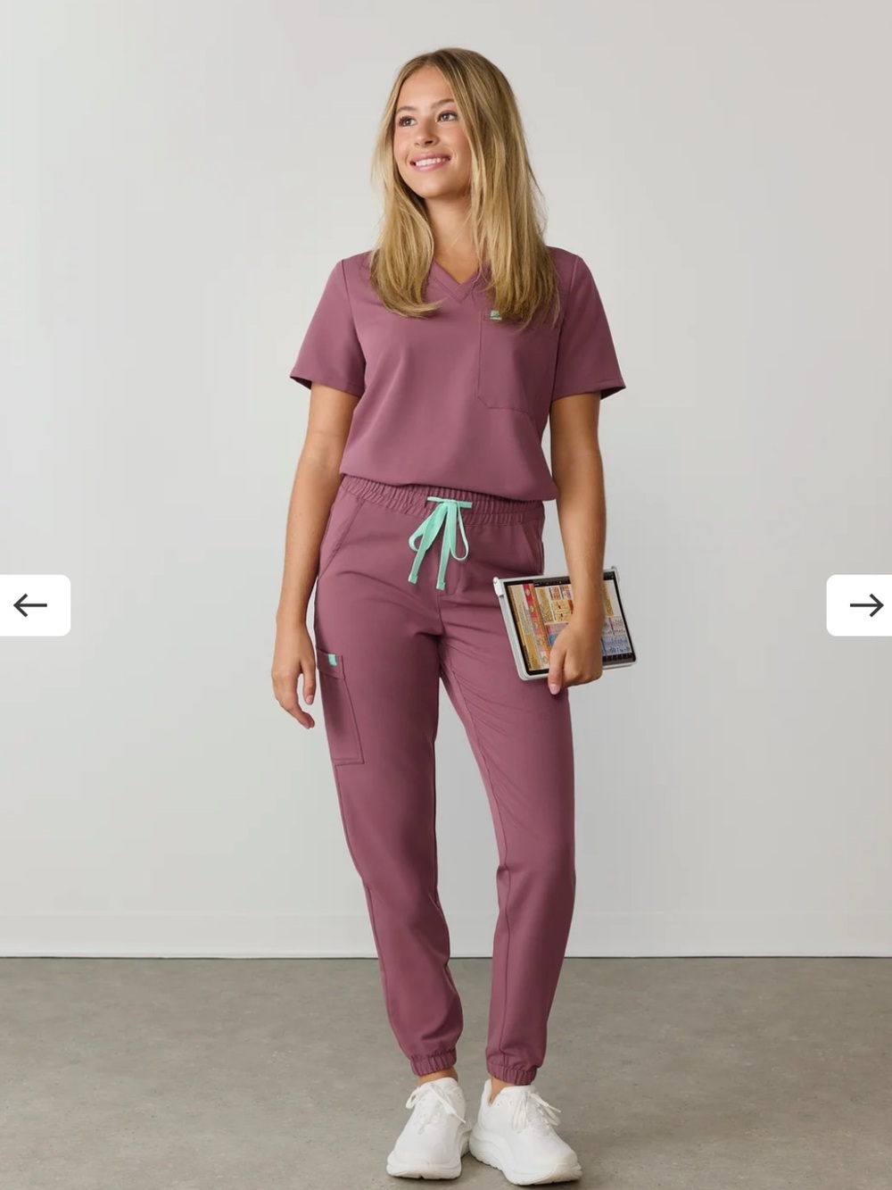 Garde-Malade V-Neck Scrub Set - Rose Antique